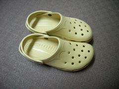 060523_crocs.jpg